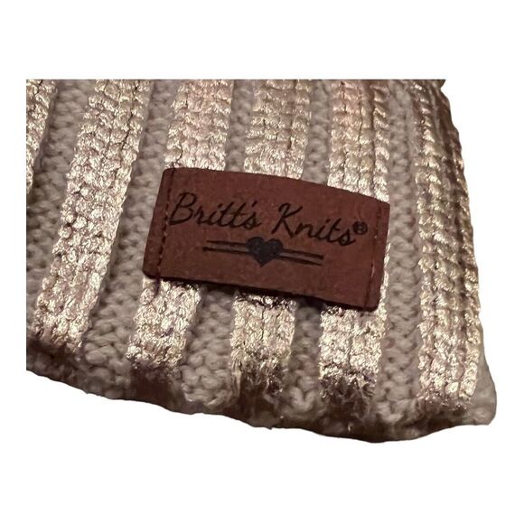 Women's Beanie Hat Rose Gold color Metallic Winter Warming - Picture 2 of 3